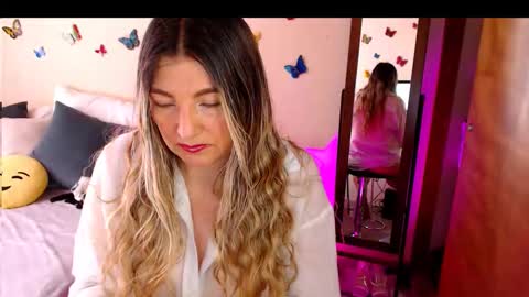 Snapshot of jolie_mature_ chatting on September 14, 9:01 pm Jolie Mature online show from September 14, 9:01 pm