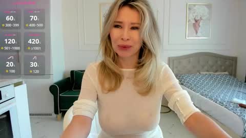 Snapshot of jolie_ozolla chatting on September 11, 10:15 am Jolie Ozolla online show from September 11, 10:15 am