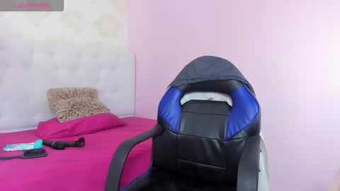 J O L I E  online show from February 16, 2:44 am