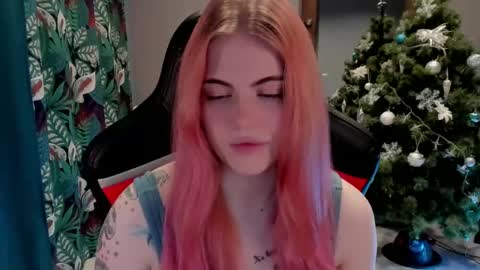 Snapshot of jolly_doll_ chatting on December 9, 2:56 am Jolly online show from December 9, 2:56 am