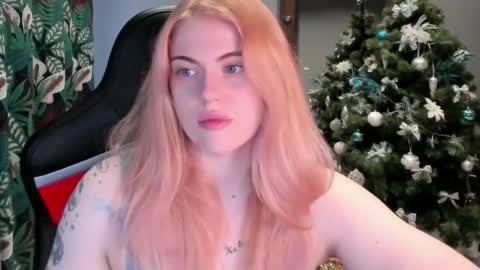 Snapshot of jolly_doll_ chatting on December 30, 2:53 am Jolly online show from December 30, 2:53 am