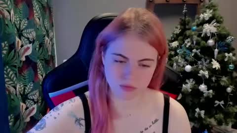 Snapshot of jolly_doll_ chatting on December 12, 2:59 am Jolly online show from December 12, 2:59 am