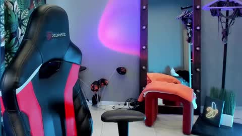 Snapshot of jolly_doll_ chatting on January 21, 2:54 am Jolly online show from January 21, 2:54 am