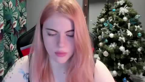 Snapshot of jolly_doll_ chatting on December 28, 2:43 am Jolly online show from December 28, 2:43 am