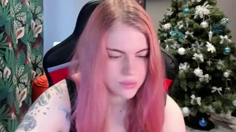 Snapshot of jolly_doll_ chatting on December 24, 3:05 am Jolly online show from December 24, 3:05 am