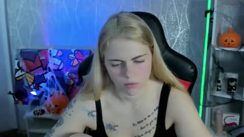 Snapshot of jolly_doll_ chatting on October 25, 3:47 am Jolly online show from October 25, 3:47 am