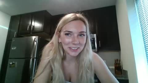 Josie Mae online show from June 23, 11:25 pm