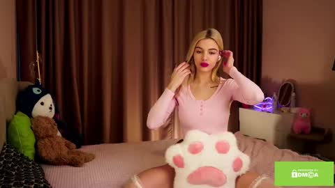 joybunny online show from February 25, 7:20 am