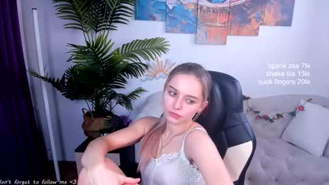joyce_joycee online show from September 10, 7:52 am