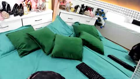 joyfullrosse online show from December 20, 11:47 am