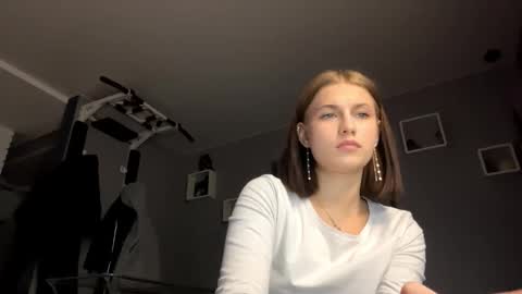 Lola online show from October 16, 4:53 pm