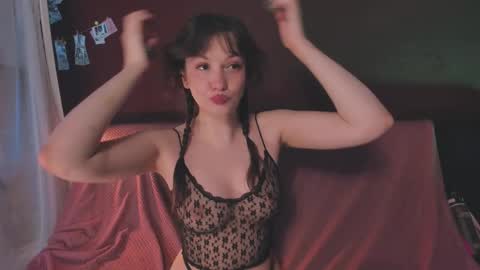 Snapshot of juby_yubi chatting on October 8, 1:48 pm Arina online show from October 8, 1:48 pm