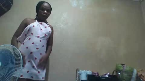 juice_petite3 online show from February 24, 12:05 am