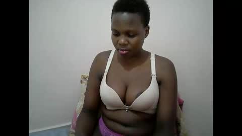 juicy_bella2 online show from September 15, 10:28 pm