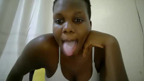 Snapshot of juicy_bella2 chatting on October 27, 3:51 pm juicy_bella2 online show from October 27, 3:51 pm