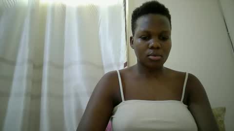 Snapshot of juicy_bella2 chatting on October 22, 10:09 am juicy_bella2 online show from October 22, 10:09 am