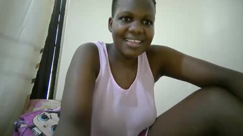 Snapshot of juicy_bella2 chatting on October 12, 9:12 am juicy_bella2 online show from October 12, 9:12 am