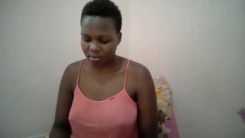 Snapshot of juicy_bella2 chatting on September 17, 9:29 am juicy_bella2 online show from September 17, 9:29 am