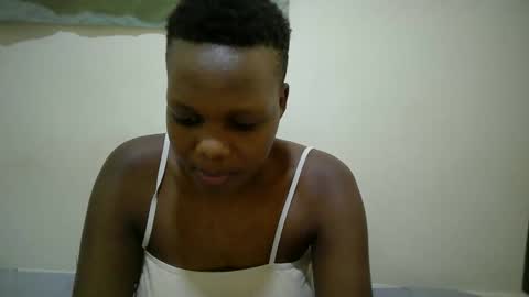 Snapshot of juicy_bella2 chatting on October 1, 12:10 pm juicy_bella2 online show from October 1, 12:10 pm