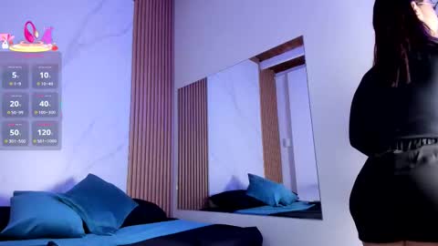 Snapshot of juicy_led_ chatting on September 18, 11:09 am Juicy online show from September 18, 11:09 am