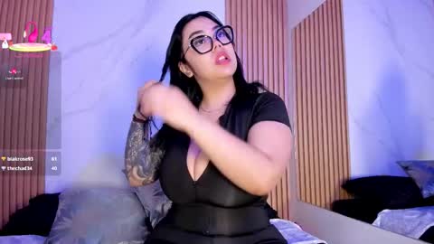 Snapshot of juicy_led_ chatting on October 16, 11:24 am Juicy online show from October 16, 11:24 am