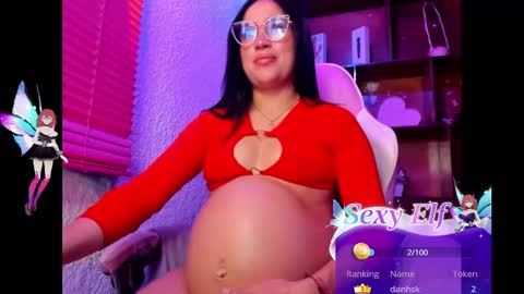 Snapshot of juicy_peach_ass chatting on December 28, 6:18 pm valeska online show from December 28, 6:18 pm