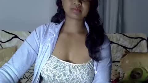 stellah online show from August 6, 2:07 am