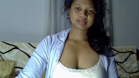 stellah online show from August 7, 2:18 am