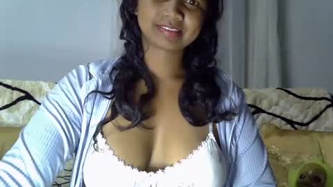 stellah online show from August 9, 2:30 am