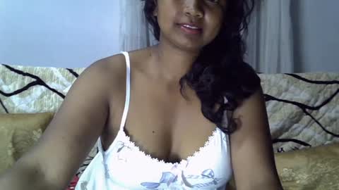 stellah online show from August 9, 3:23 am