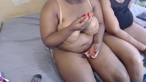 juicyfatboobsx online show from October 6, 11:27 am