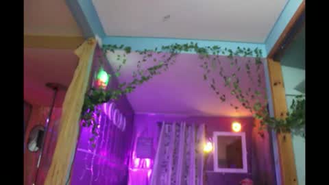 Snapshot of juicyjayxxx69 chatting on October 17, 2:48 am juicyjayxxx69 online show from October 17, 2:48 am