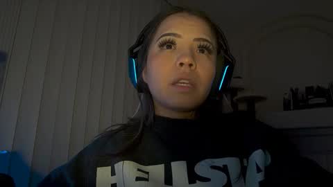 Snapshot of juicytempt8tion chatting on October 23, 10:10 am JuicyAssTemptation online show from October 23, 10:10 am