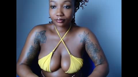 Snapshot of juicyxpink chatting on January 3, 7:38 am juicyxpink online show from January 3, 7:38 am