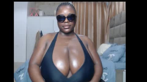 juicyxxxboobs online show from January 19, 2:19 am