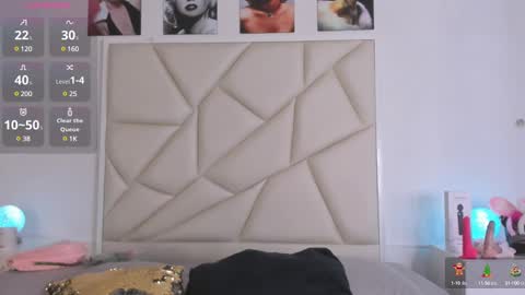 juleejoel online show from March 8, 8:46 pm