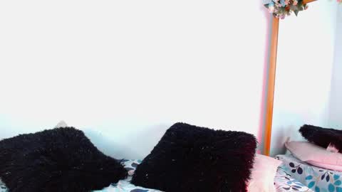 Jules and Gia online show from December 29, 3:24 pm