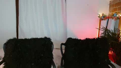 Jules and Gia online show from January 9, 11:36 am