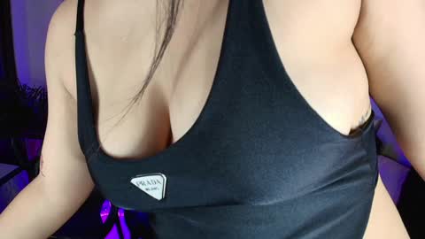 Jules and Gia online show from January 22, 9:33 pm