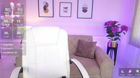 Snapshot of julesbennet chatting on September 9, 1:33 pm Jules Bennett online show from September 9, 1:33 pm