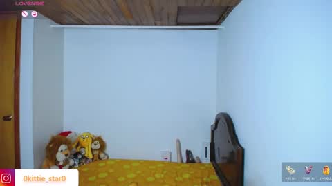 Snapshot of juli05star chatting on February 21, 11:32 pm Juliana online show from February 21, 11:32 pm