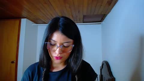 Snapshot of juli05star chatting on February 16, 1:27 am Juliana online show from February 16, 1:27 am