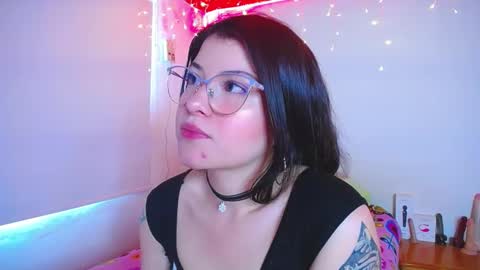 Snapshot of juli05star chatting on January 4, 5:16 pm Juliana online show from January 4, 5:16 pm