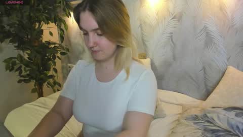 Julia Jips online show from September 25, 9:19 am