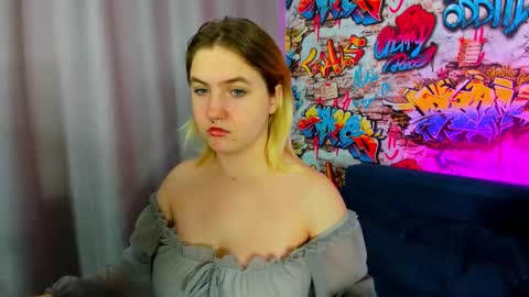 Julia Jips online show from September 15, 8:00 am