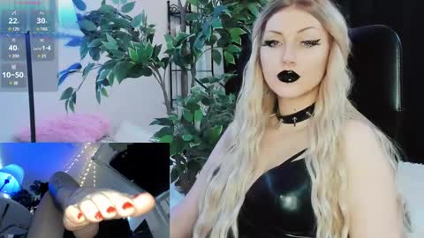 Snapshot of julia_wilson chatting on March 5, 5:39 pm ALL MY CONTENT at online show from March 5, 5:39 pm