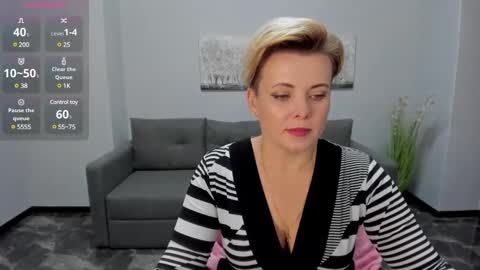 Julia online show from December 2, 10:38 am