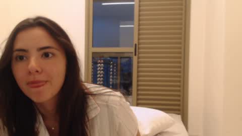 juliaby online show from December 22, 10:15 pm