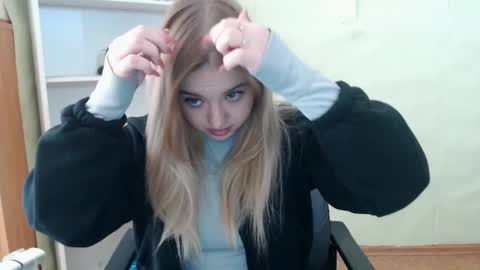 juliacrazy_ online show from February 21, 6:40 am