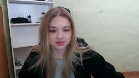 juliacrazy_ online show from February 9, 5:50 am